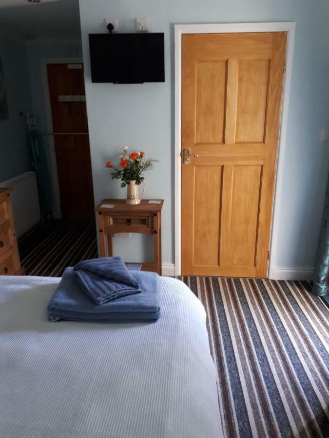 Santi Bhavana Bed & Breakfast Уестбъри Екстериор снимка