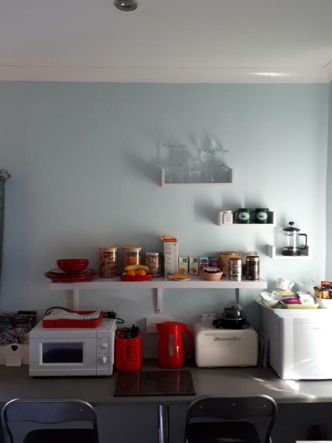 Santi Bhavana Bed & Breakfast Уестбъри Екстериор снимка